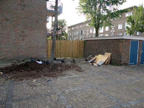 Dump-marconistraat.JPG title = 