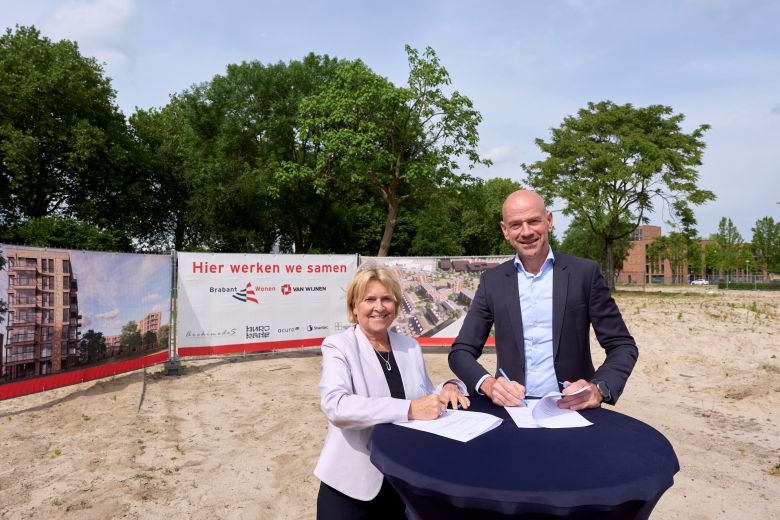 Ondertekening-Vlek21.jpg title = 