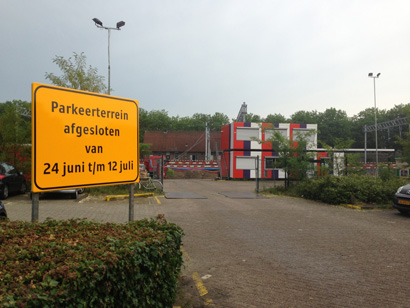Parkeerterrein-grasso-gesloten.jpg title = 