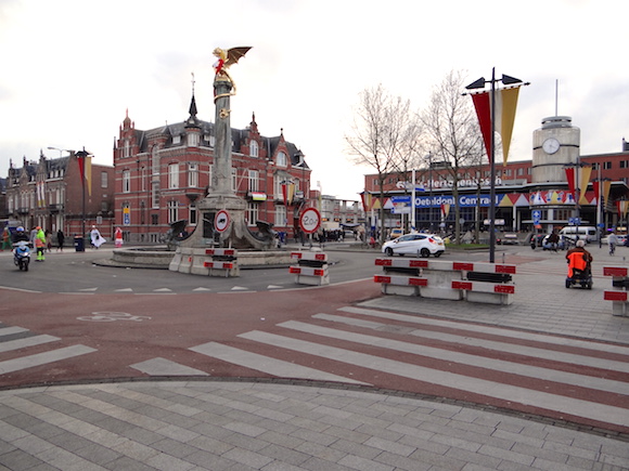 draak.JPG title = 