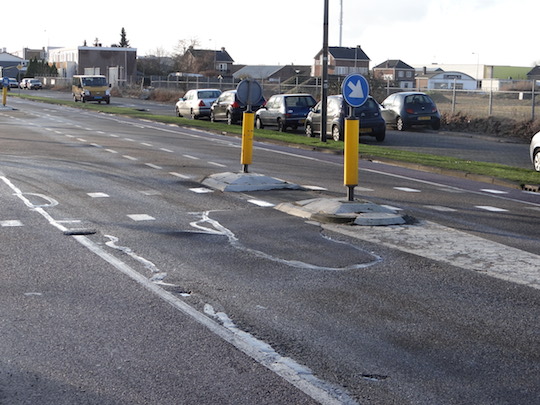 wegdekVlijmenseweg.JPG title = 